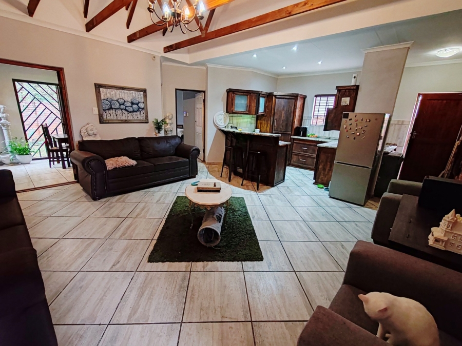 3 Bedroom Property for Sale in Mooivallei Park North West
